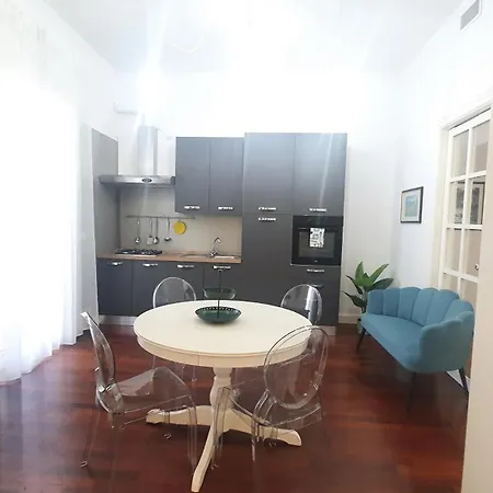 Dimora Alighieri - Bari Centro Apartment Exterior photo